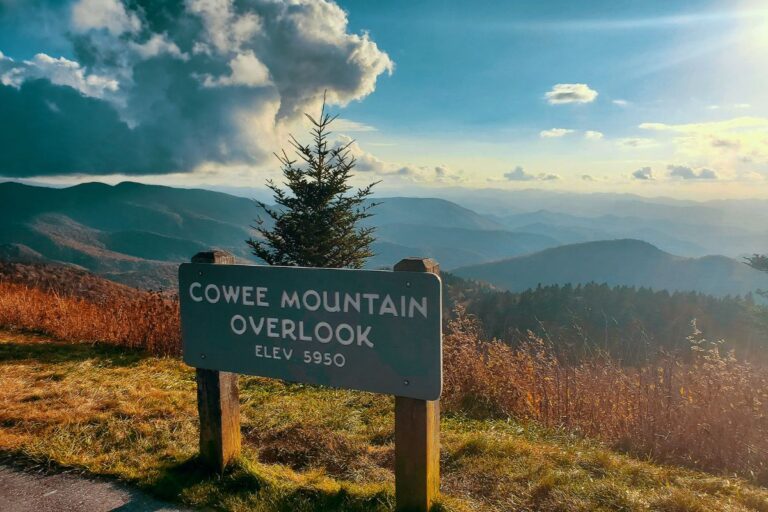 Top 10 Breathtaking Overlooks in the Blue Ridge Mountains