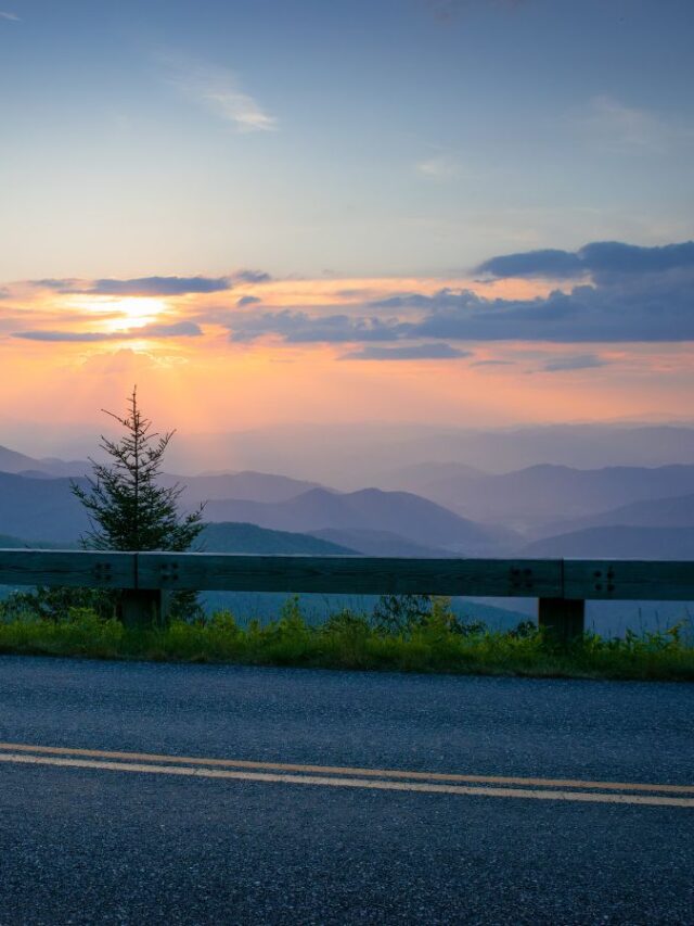 15 Places to Watch the Sunrise on the Blue Ridge Parkway