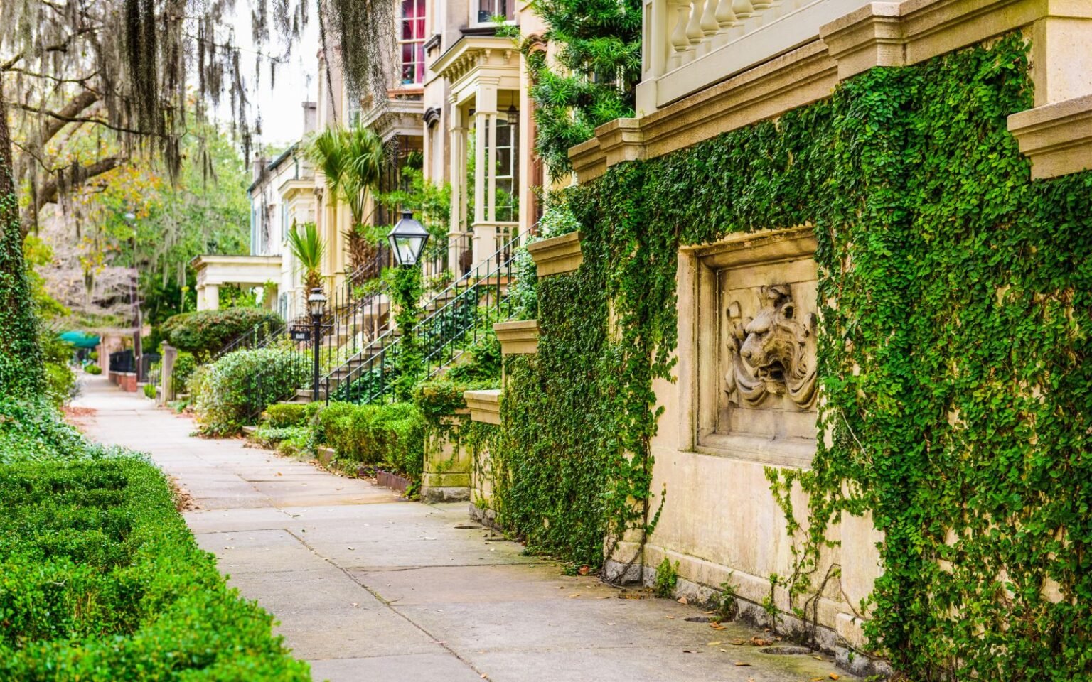 25 Must Eat Places in Savannah Georgia: The Ultimate Foodie Guide 25 Must Eat Places in Savannah Georgia: The Ultimate Foodie Guide