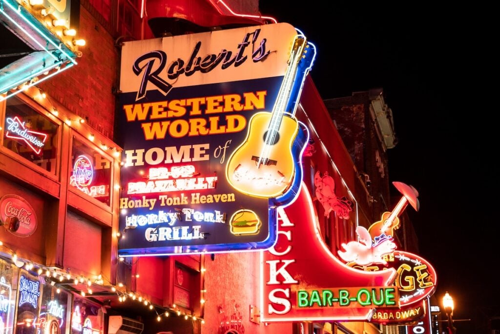 Robert's Western World - traditional honky-tonk photo 2